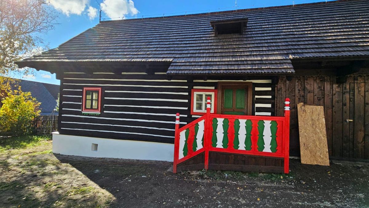 Na Slovensku zrekonstruovali dřevěnici malíře Jana Hály